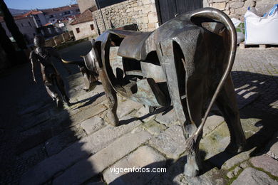 Escultura da Festa do Boi. 