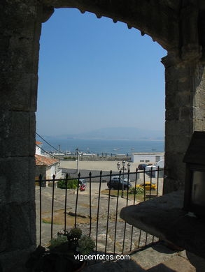 CRUCEIRO DE LA SANTÍSIMA TRINIDAD (BAIONA)