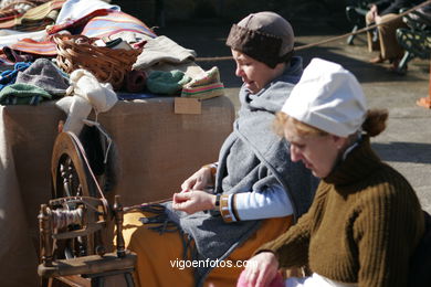 TALLERES DE ARTESANOS. FIESTA DE LA ARRIBADA - BAIONA