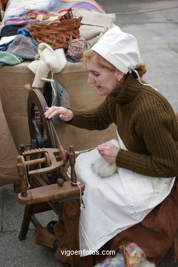 TALLERES DE ARTESANOS. FIESTA DE LA ARRIBADA - BAIONA