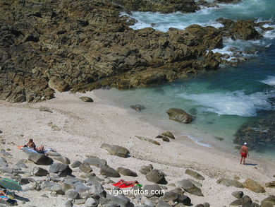 PLAYA DE BAIONA OS FRADES