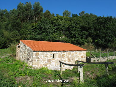 MOLINO DE ÁGUA EM COIRO