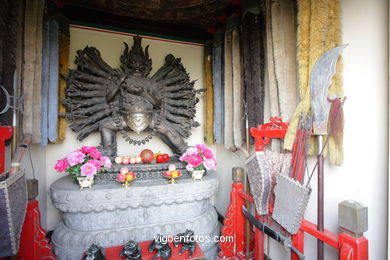 Beihai - Imperial Gardens. 