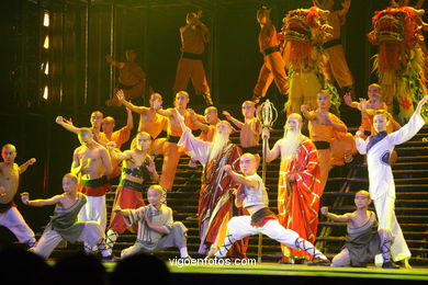 Espectaculo Kun fu no "Teatro Vermelho" de Pequim