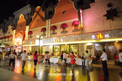 Streets and environment of Guilin. 