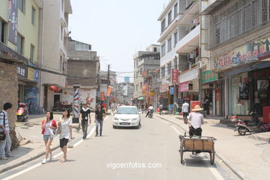 Streets and environment of Guilin. 