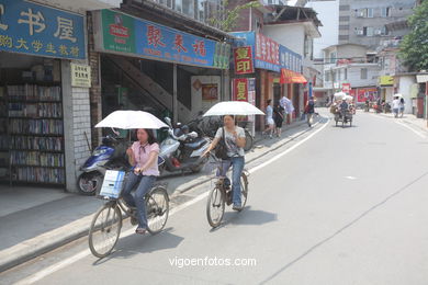 Straen und Umwelt von Guilin. 