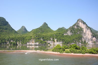 Paisagens do rio Li . 