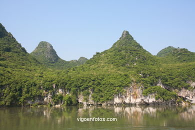 Paisagens do rio Li . 