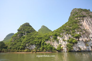 Paisagens do rio Li . 