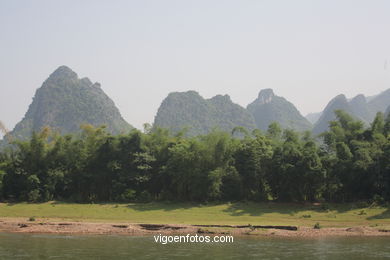 Paisagens do rio Li . 