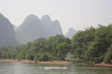 Paisagens do rio Li . 