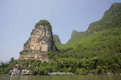 Paisagens do rio Li . 