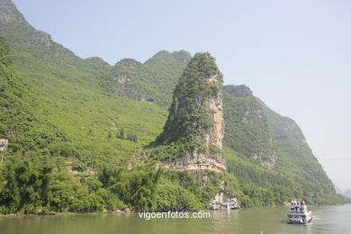 Paisagens do rio Li . 