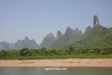 Paisagens do rio Li . 