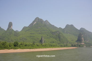 Paisagens do rio Li . 