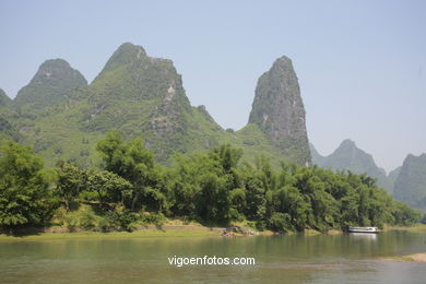 Paisagens do rio Li . 