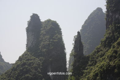 Paisagens do rio Li . 