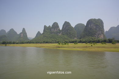 Paisagens do rio Li . 