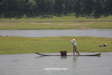 Paisagens do rio Li . 