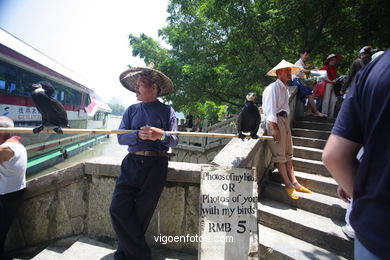 People Yangshuo County. 