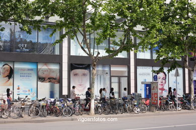 Streets of Hangzhou. 