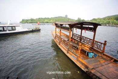 Lago Oeste - West Lake (xi Hu). 