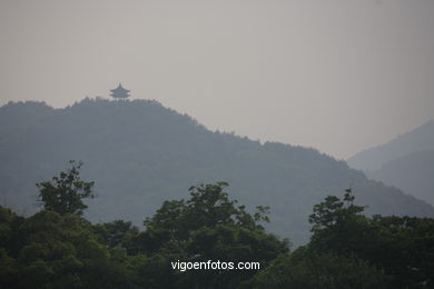 Lago Oeste - West Lake (xi Hu). 