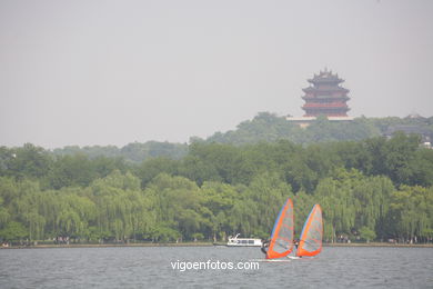 Lago Oeste - West Lake (xi Hu). 