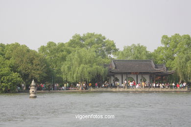 Lago Oeste - West Lake (xi Hu). 