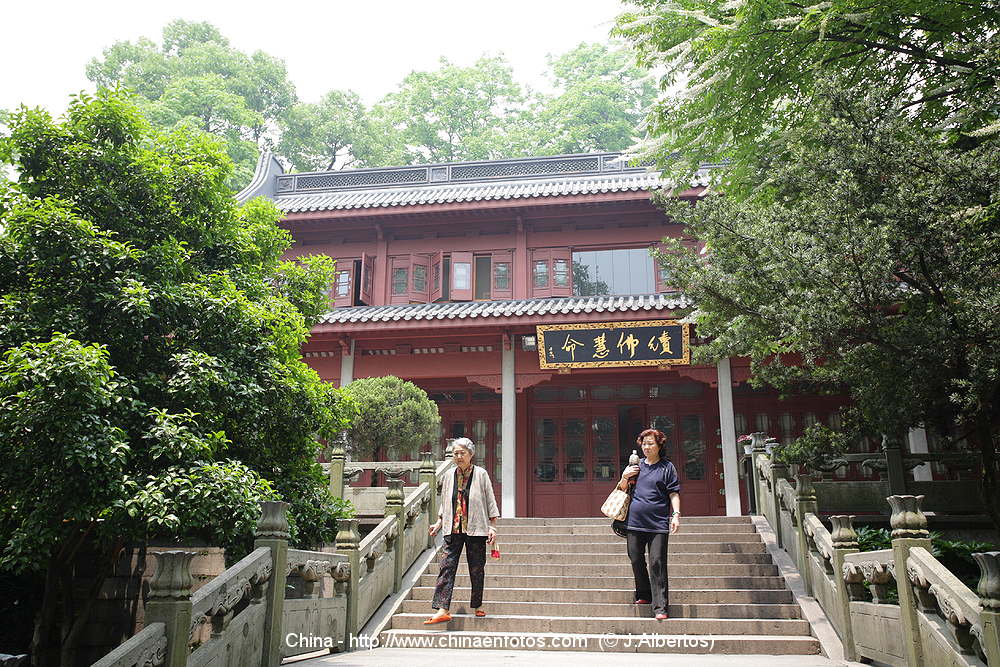 TEMPLO DEL ALMA  ESCONDIDA HANGZHOU CHINA  IM GENES Y 