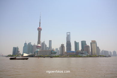 Wolkenkratzer. Skyline Shanghai. 