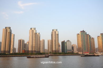 Wolkenkratzer. Skyline Shanghai. 