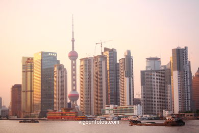 Wolkenkratzer. Skyline Shanghai. 