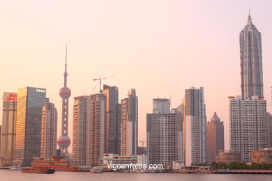 Wolkenkratzer. Skyline Shanghai. 