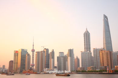 Wolkenkratzer. Skyline Shanghai. 