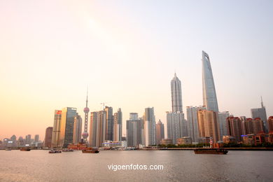 Wolkenkratzer. Skyline Shanghai. 