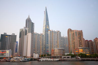 Wolkenkratzer. Skyline Shanghai. 