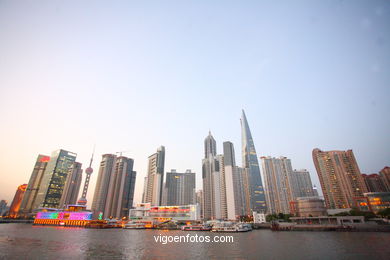 Wolkenkratzer. Skyline Shanghai. 