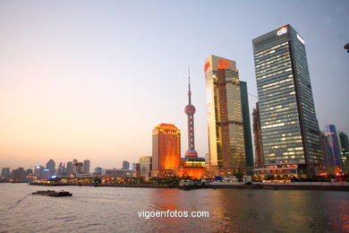 Wolkenkratzer. Skyline Shanghai. 