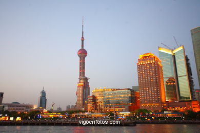 Wolkenkratzer. Skyline Shanghai. 