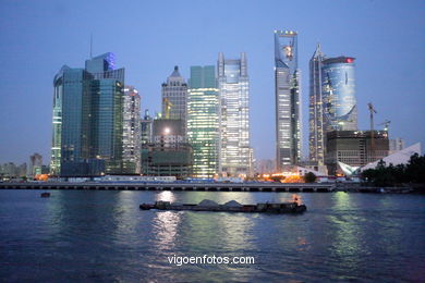 Wolkenkratzer. Skyline Shanghai. 