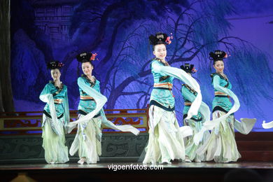 Espetáculo de Dança Tradicional Chinesa .