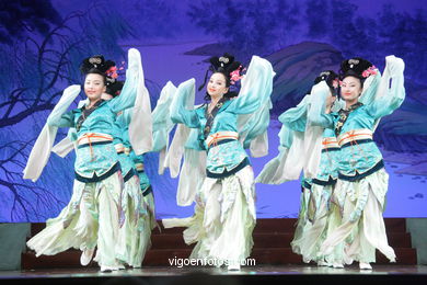 Espetáculo de Dança Tradicional Chinesa .