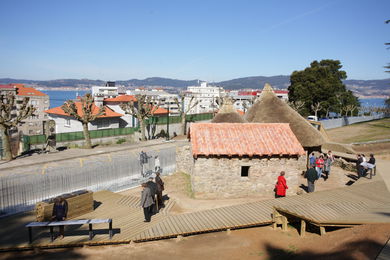 CASTRO DE VIGO. RECONSTRUCCION POVOADO. MUSEU. VIGO ARQUEOLÓGICO 