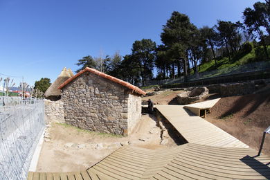 CASTRO DE VIGO. RECONSTRUCCION POVOADO. MUSEU. VIGO ARQUEOLÓGICO 