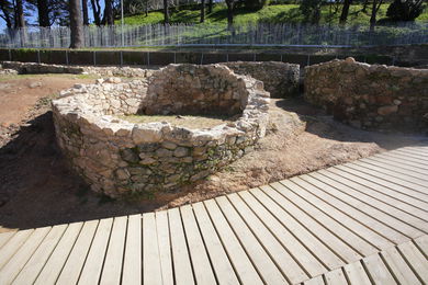 CASTRO DE VIGO. RECONSTRUCCION POBLADO. MUSEO. VIGO ARQUEOLÓGICO