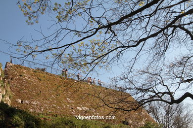 CASTILLOS DE ESPAÑA: PRIMERA MURALLA CASTILLO DEL CASTRO. SIGLO XVII