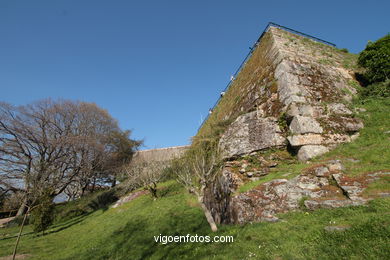 SPAIN CASTLES: VIGO CASTLE 