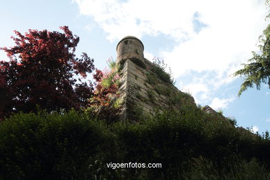 CASTILLOS DE ESPAÑA: PRIMERA MURALLA CASTILLO DEL CASTRO. SIGLO XVII